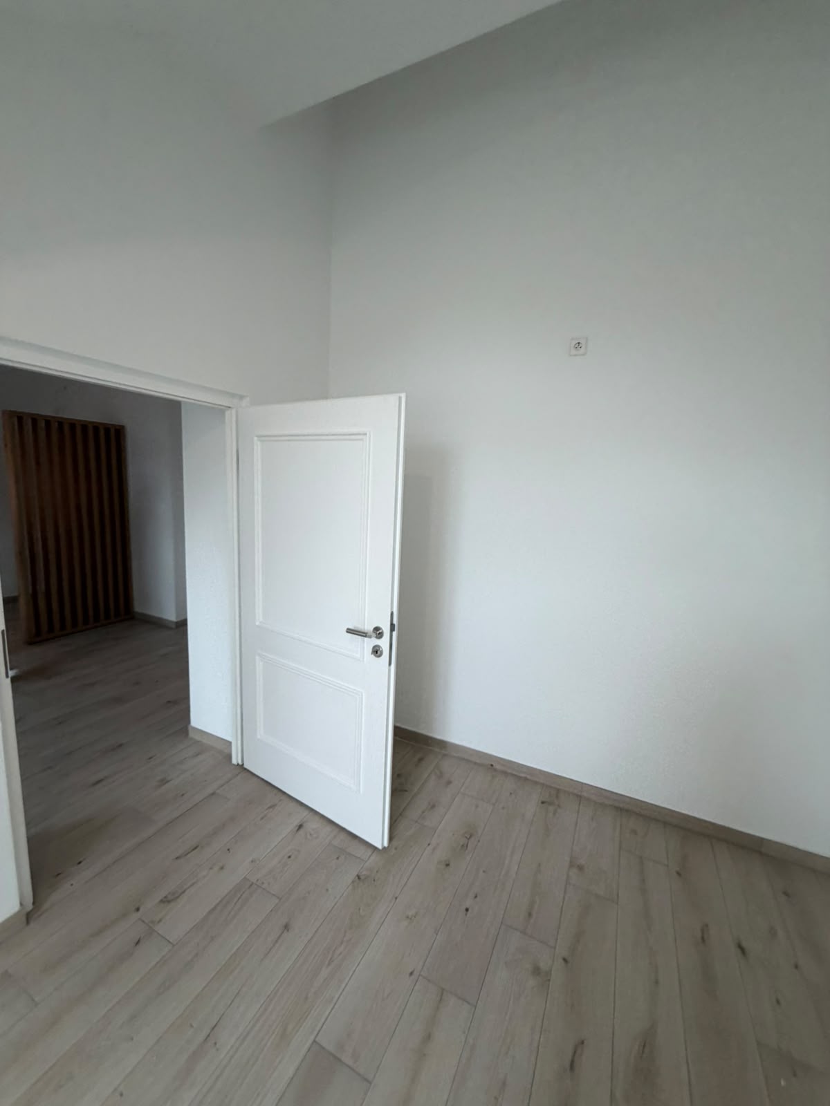 Fertig renovierte Wohnung – Bauwerk Süd/West UG